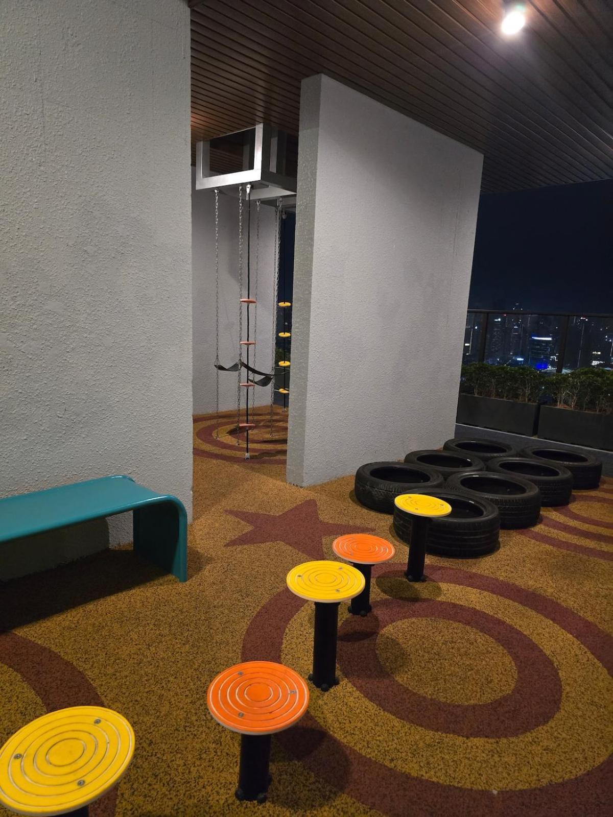 Trion For Klcc View Block C Apartment